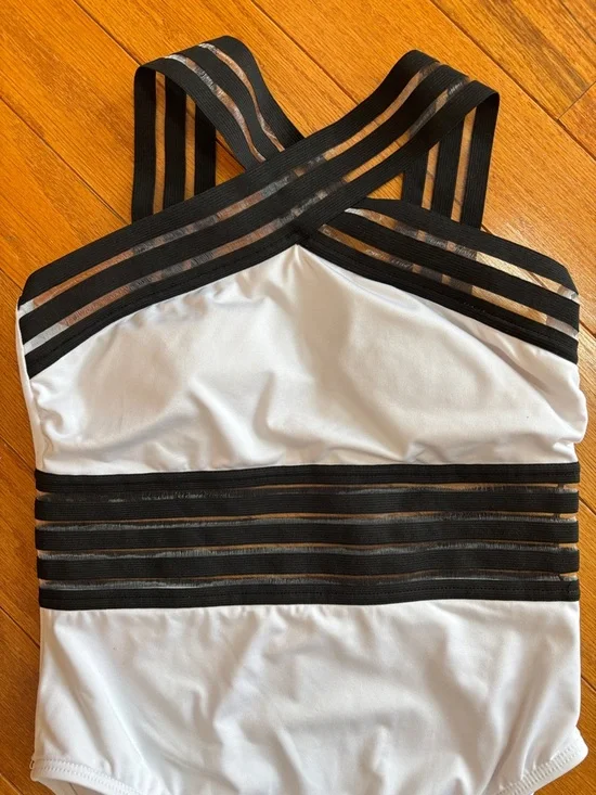Kenneth Cole New York White and Black Striped One-Piece Swimsuit 🤍size Small - Picture 5 of 11